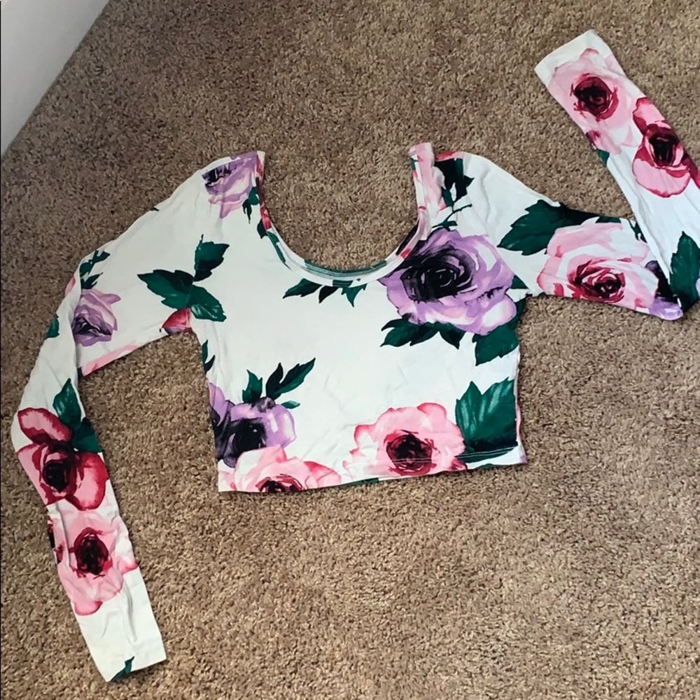 Long sleeve crop top